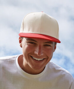Contrast flat peak 6-panel cap