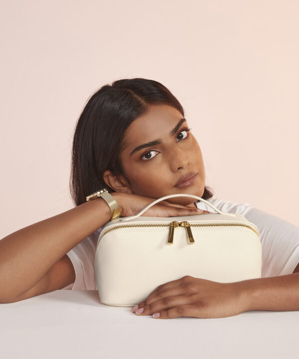 Boutique open flat accessory case