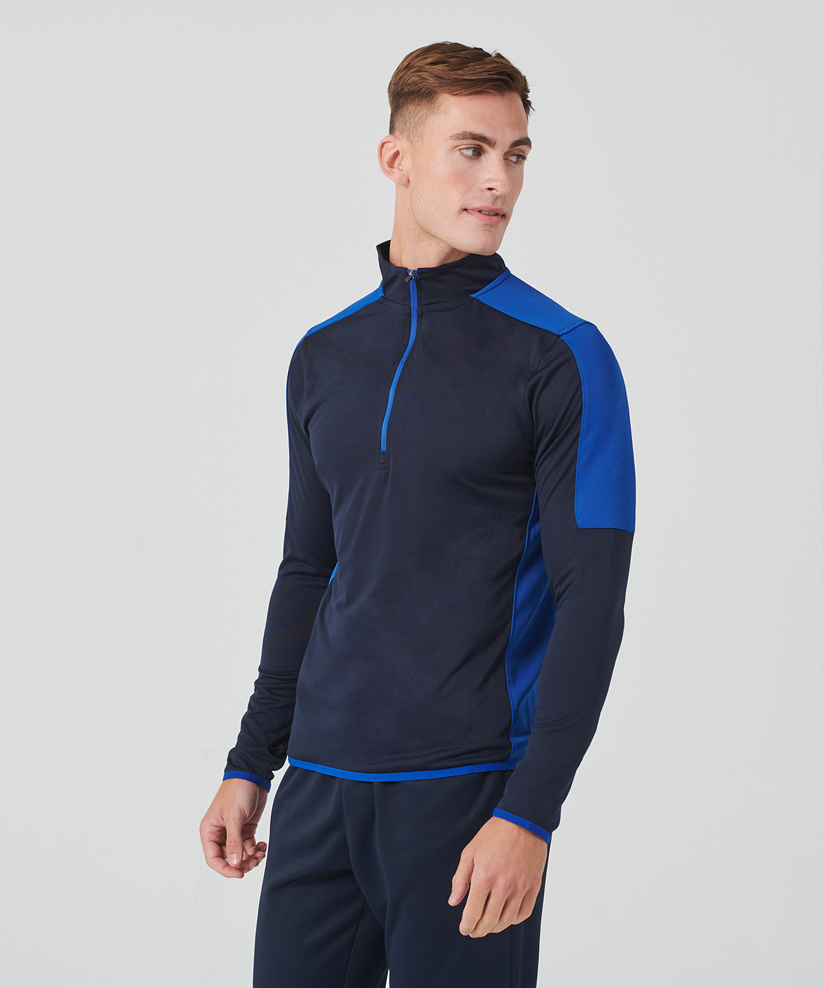 ¼ zip mid-layer with contrast panelling